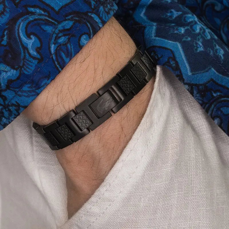 Bracelet Metropole "Lacoste" en Acier Noir et gris , Longueur Ajustable de 13 cm à 19 cm