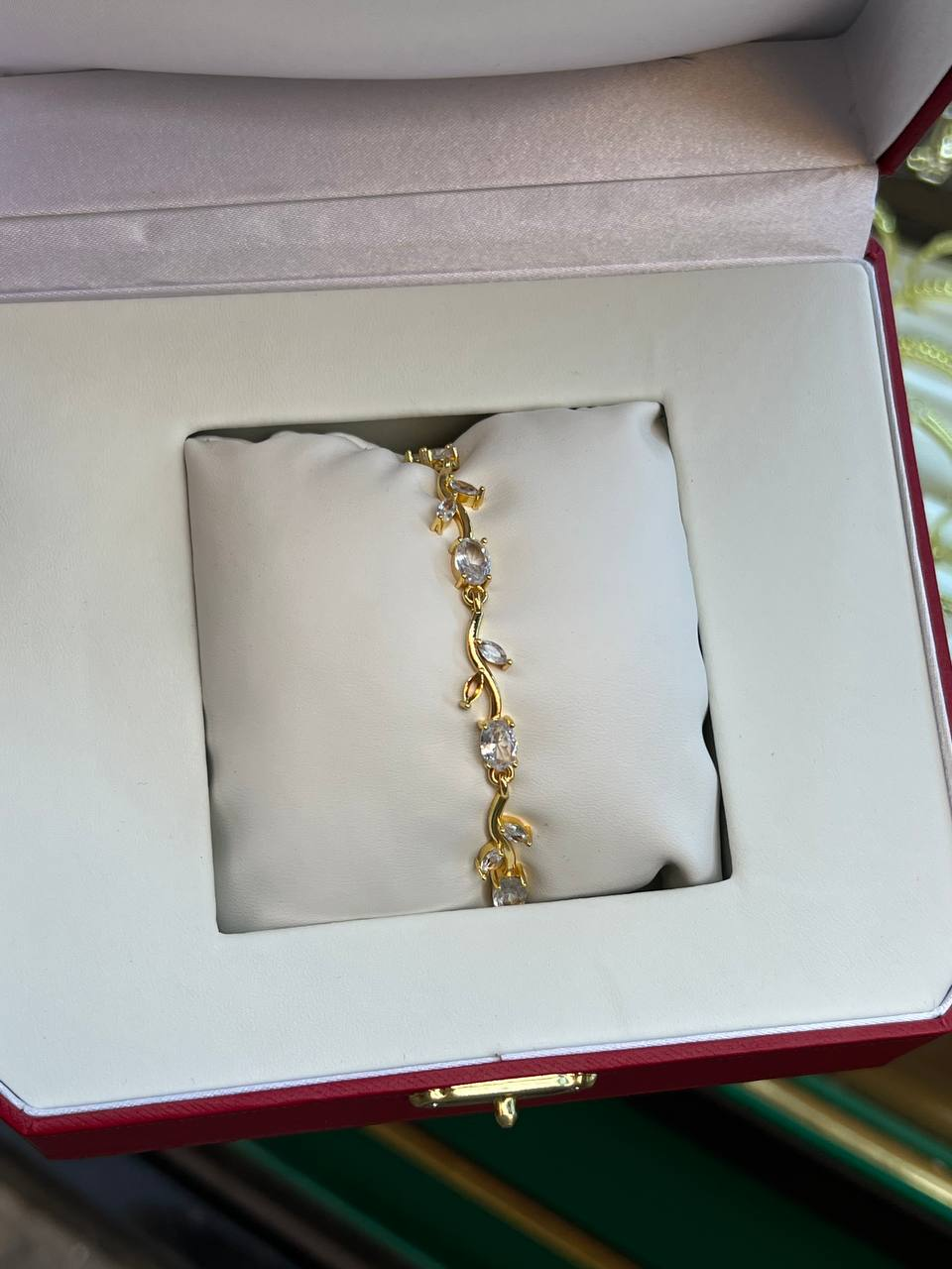 Bracelet Tulip ✨ – Élégance en Plaqué Or 💛 & Pierres Colorées 💎