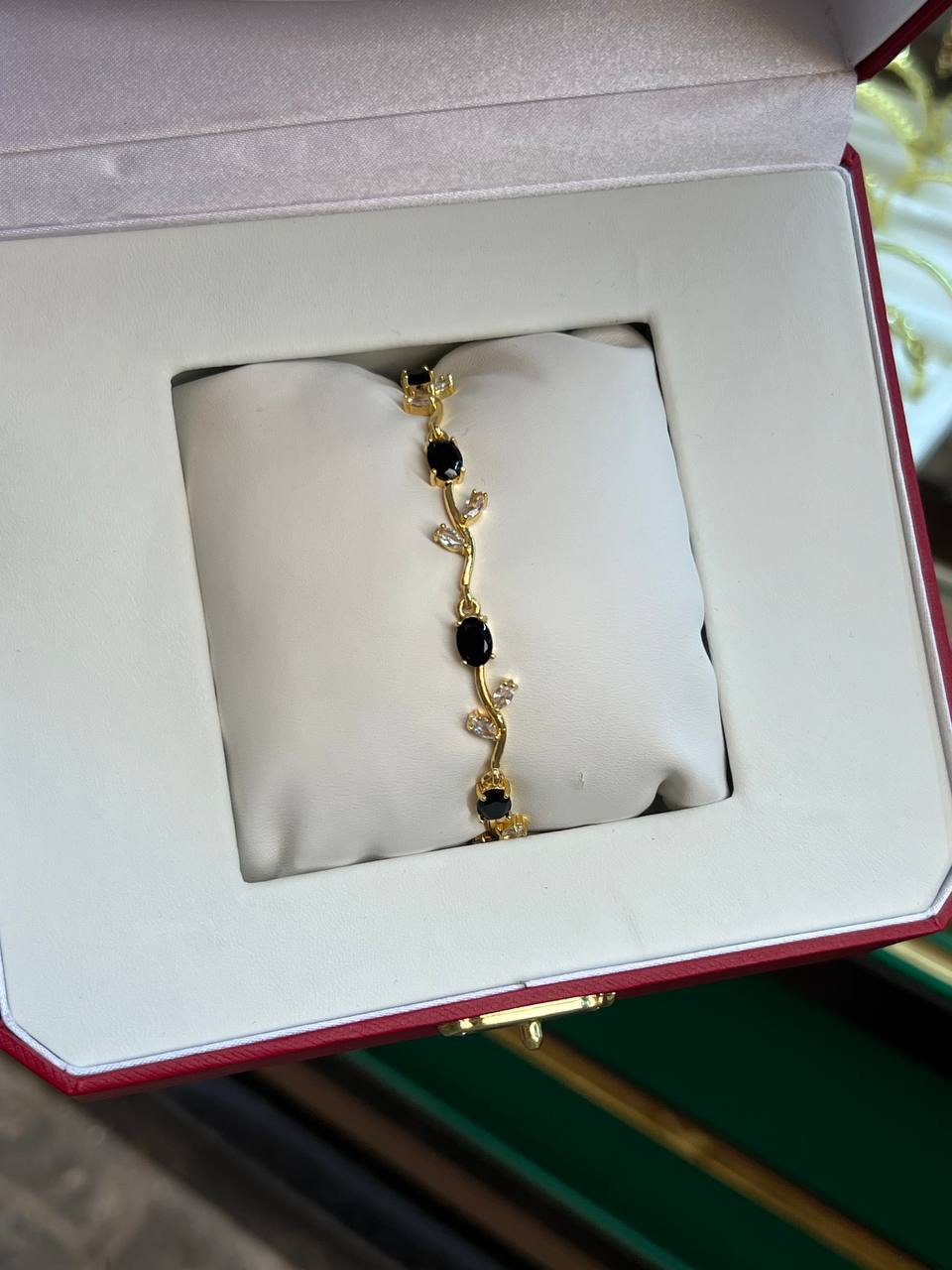 Bracelet Tulip ✨ – Élégance en Plaqué Or 💛 & Pierres Colorées 💎