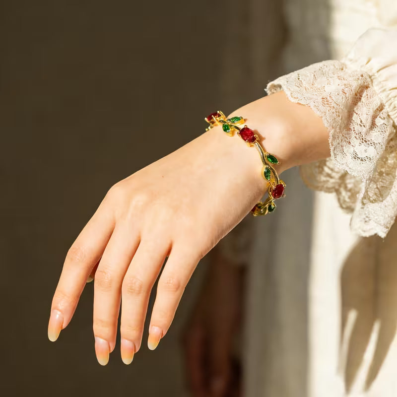 Bracelet Tulip ✨ – Élégance en Plaqué Or 💛 & Pierres Colorées 💎